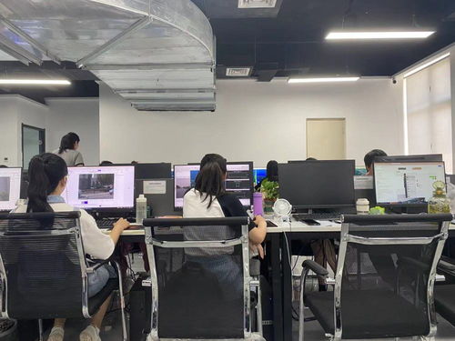 大模型狂歡背后的隱秘角落 富士康工人轉(zhuǎn)向AI標(biāo)注，青春喂養(yǎng)AI后的未來迷思